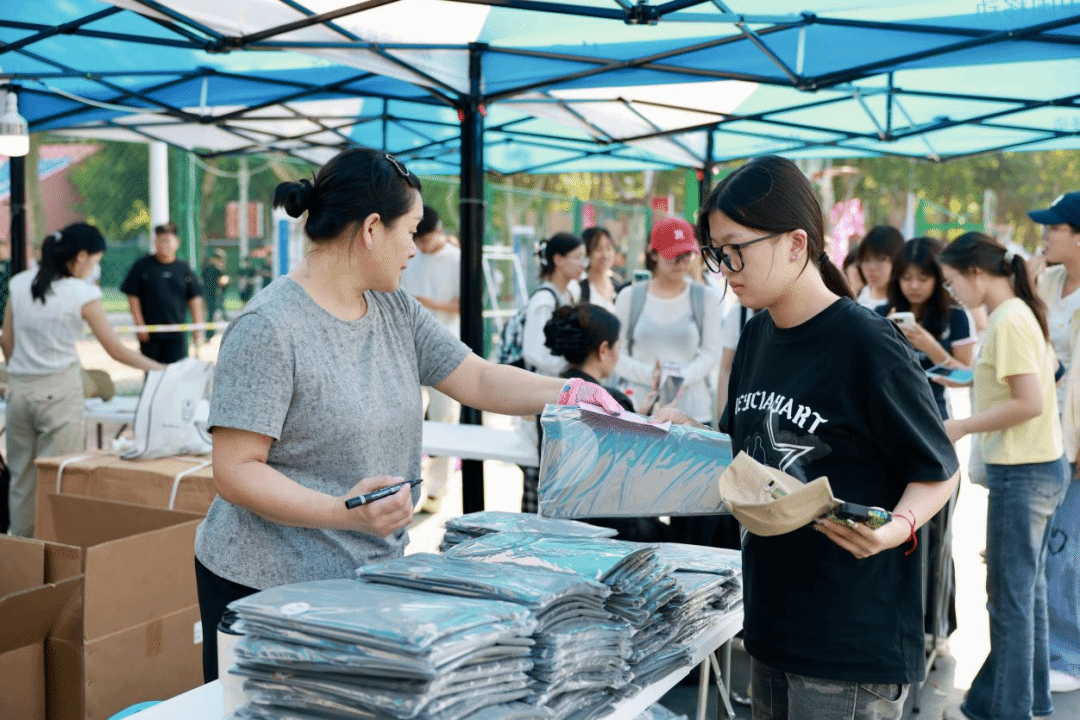 致新致远 扬帆起航——河北《少妇白洁》色情小说喜迎2025级新生
